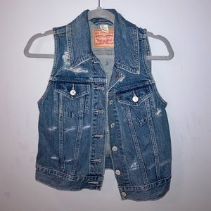 Levi’s denim vest
